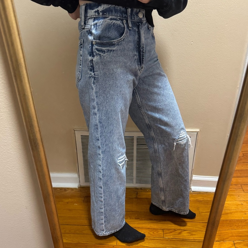 Like New Gap Wide Leg Light Blue Distressed Jeans Kids 14 or Womens Size 2 - Picture 4 of 5